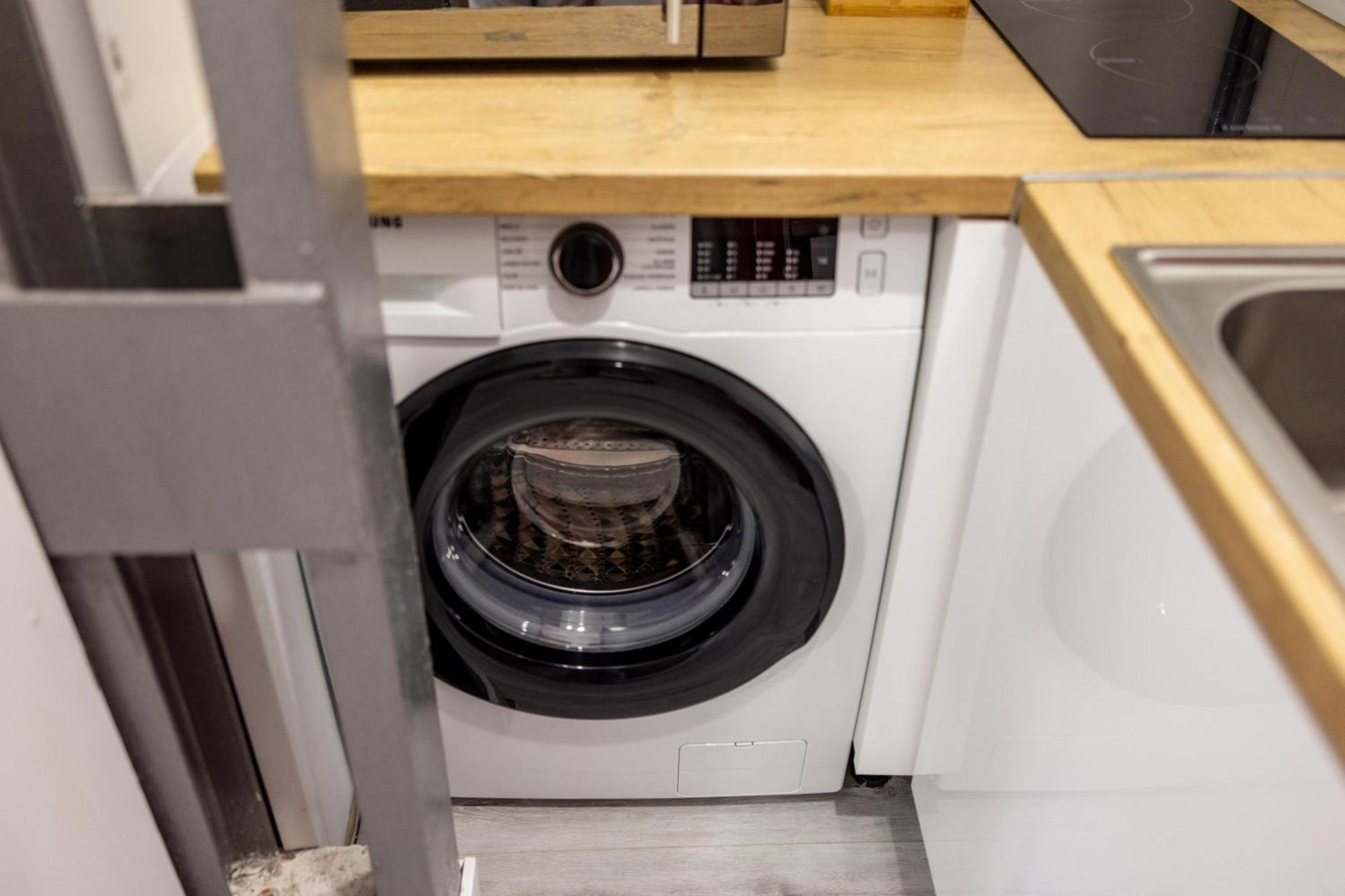 Los Apartamentos Jacinto Benavente Centro Madrid Eksteriør billede
